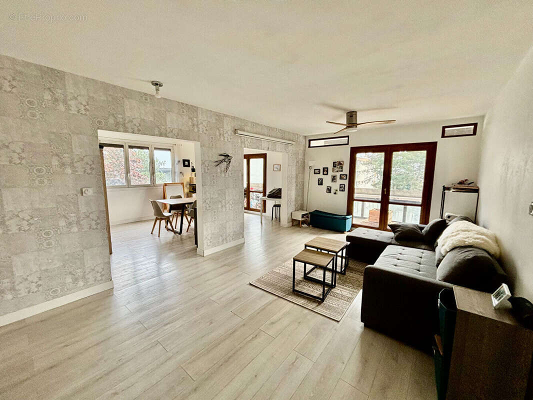 Appartement à RILLIEUX-LA-PAPE