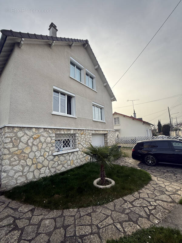 Maison à DAMMARIE-LES-LYS