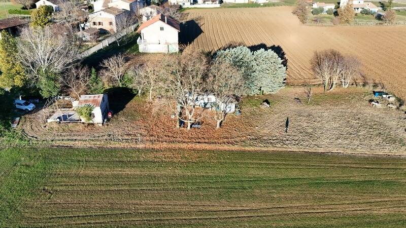Terrain à LE POET