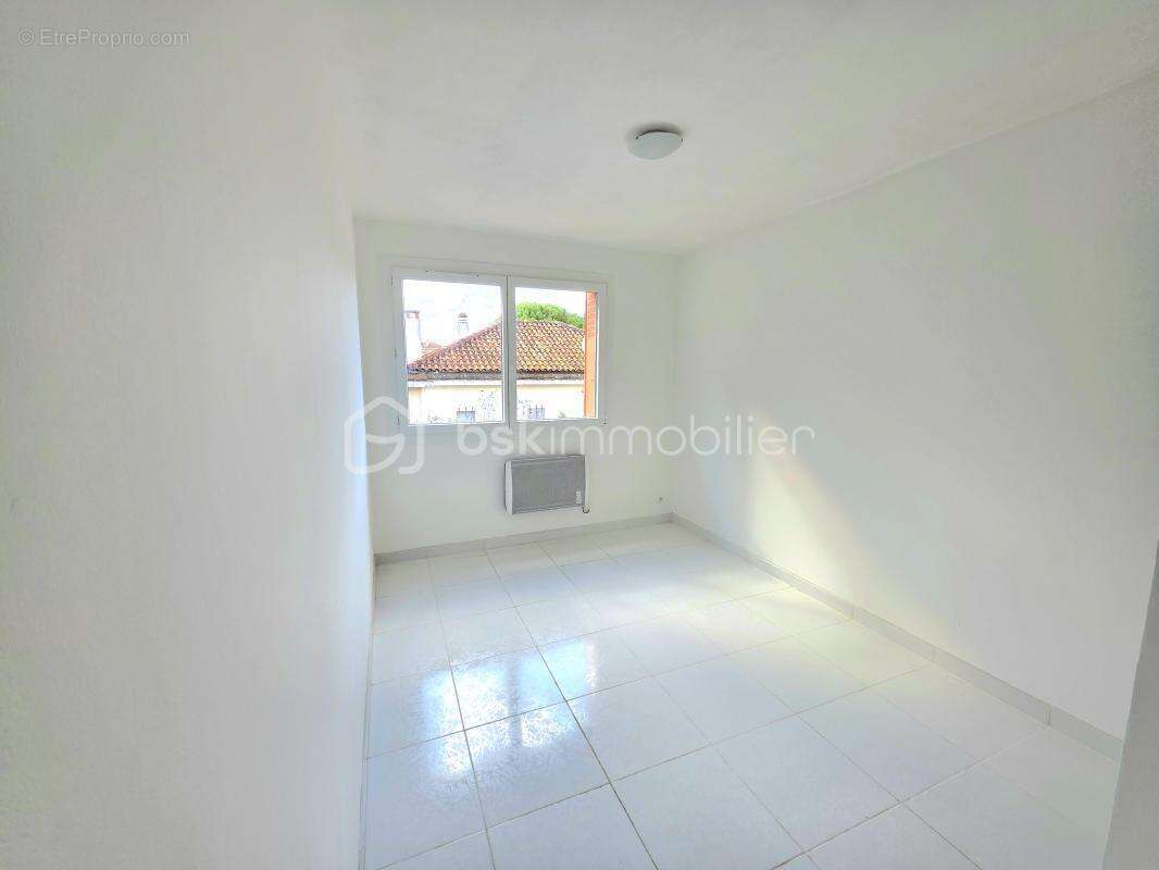 Appartement à VALREAS