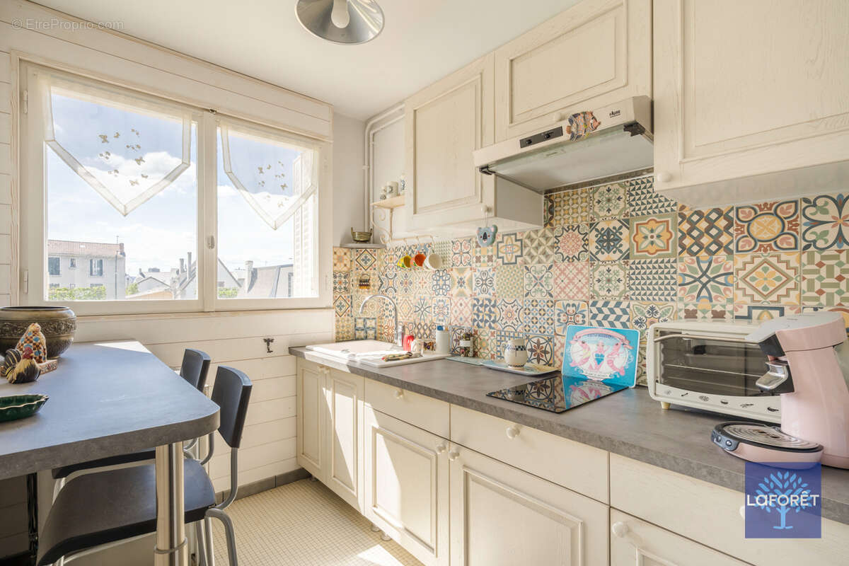 Appartement à LES PAVILLONS-SOUS-BOIS