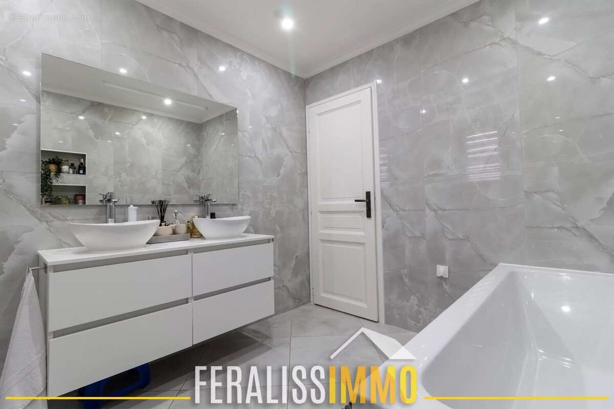 Maison à VAUX-SUR-SEINE