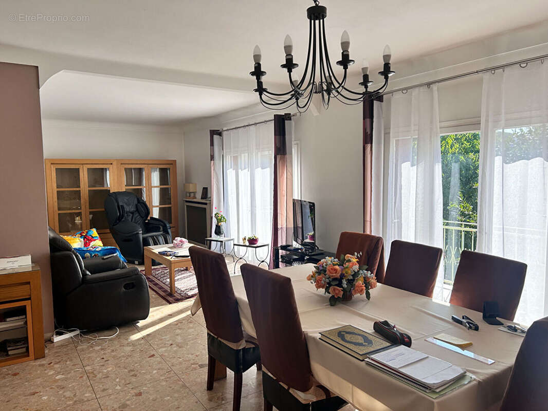 Maison à LE BLANC-MESNIL