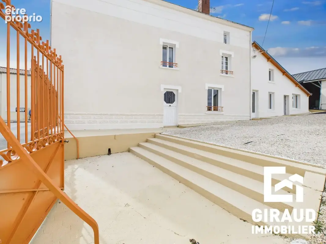Maison 8 pièces 312 m² à vendre à L'hermenault (85570) - photo 2