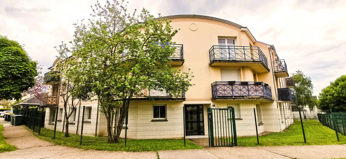 Appartement à CHECY