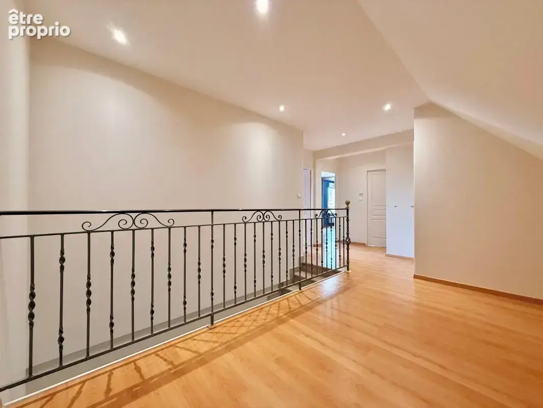 Maison familiale de 195 m² avec T2 indépendant – Calme et potentiel locatif - photo 16