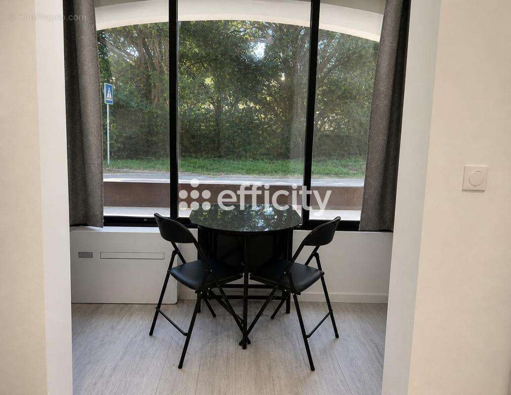 Appartement à BORMES-LES-MIMOSAS
