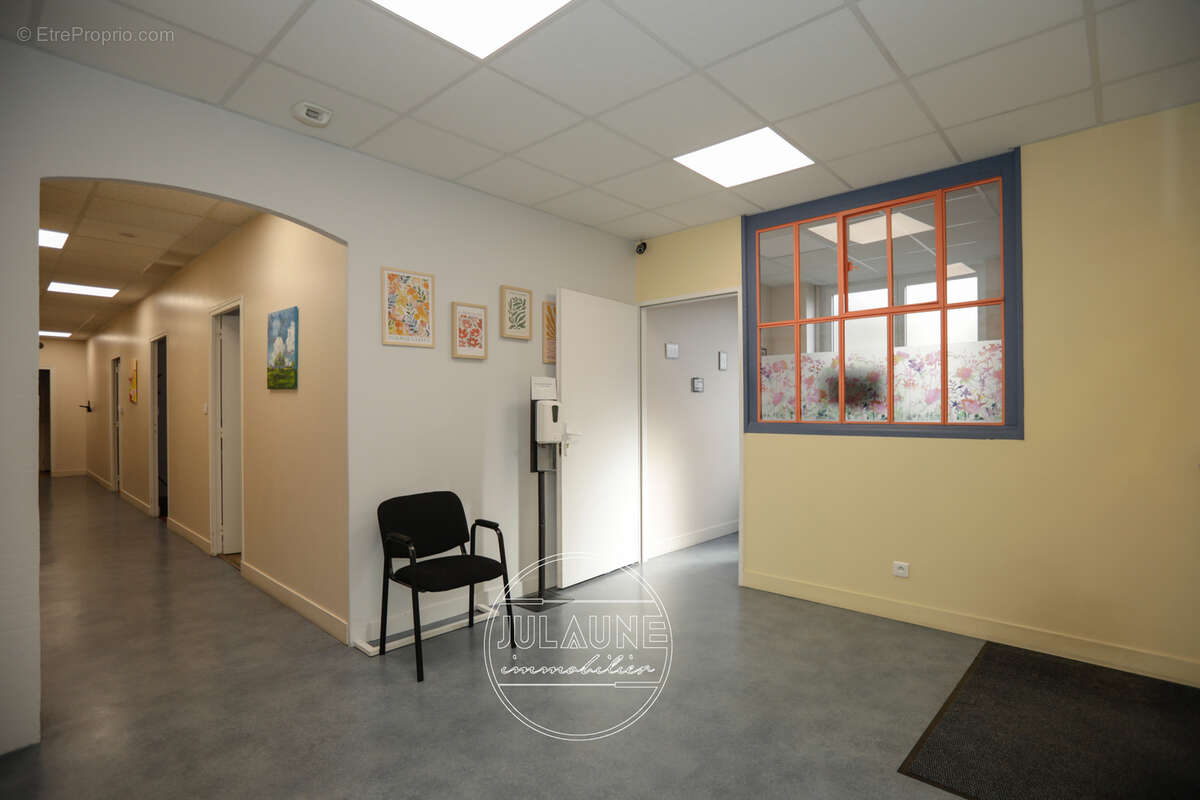 Immeuble de rapport aux multiples possibilités   Secteur Gare des Charentes - photo 3