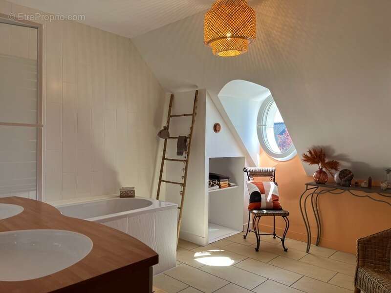 Maison à AZAY-LE-RIDEAU