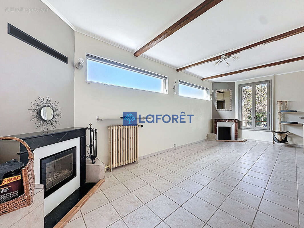 Maison à SAVIGNY-SUR-ORGE