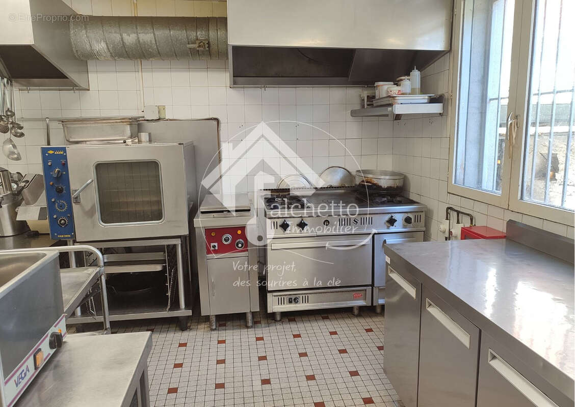 Commerce à VARENNES-SUR-MORGE