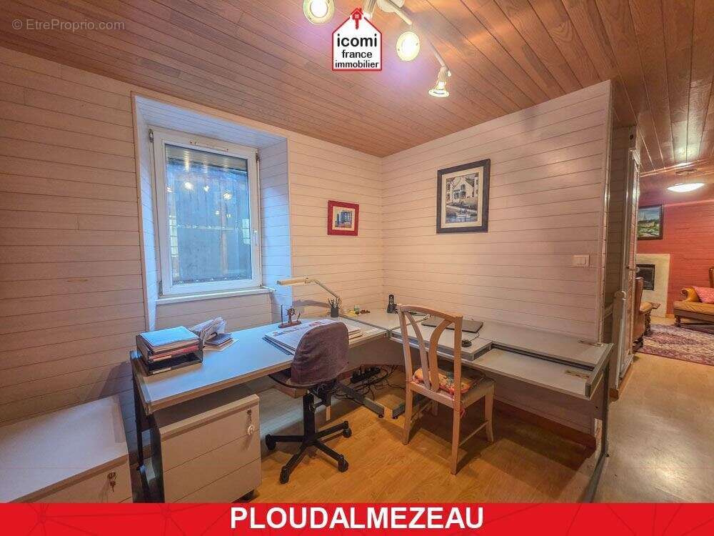 Commerce à PLOUDALMEZEAU