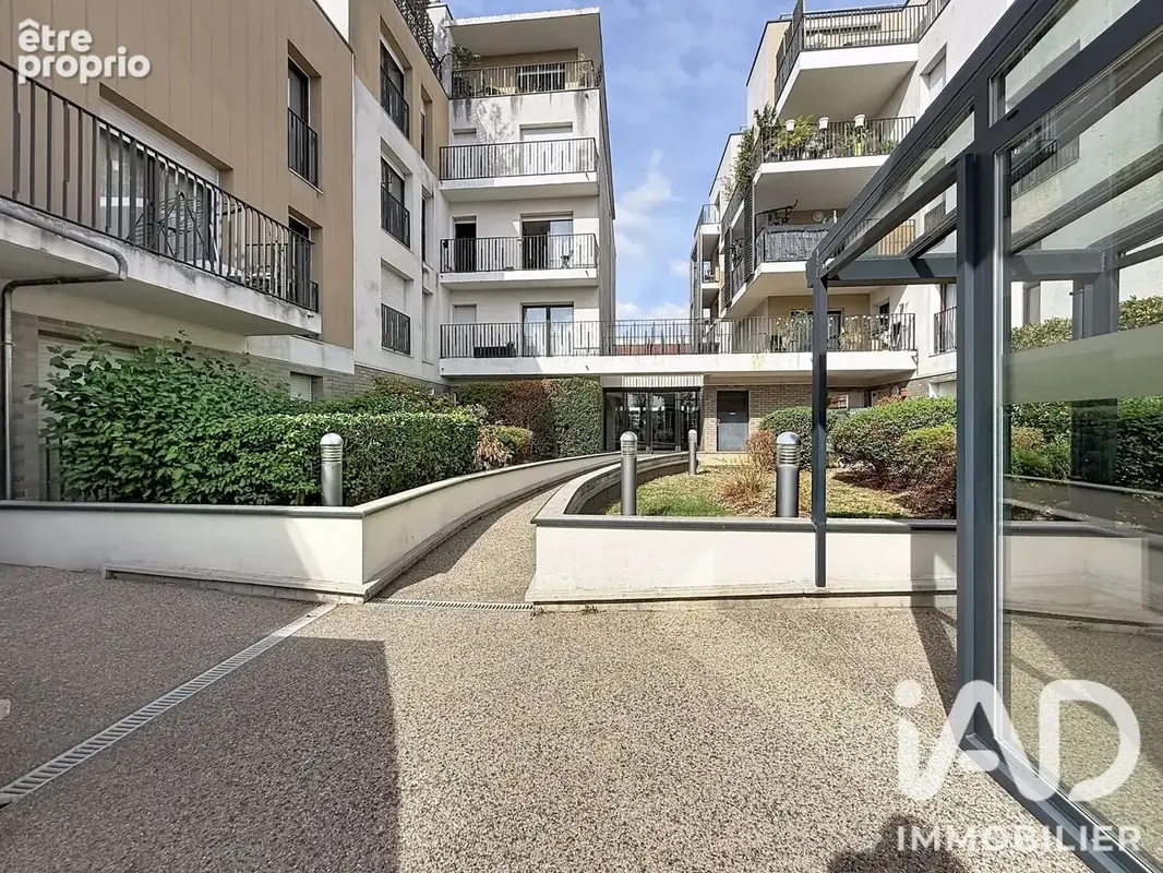 Photo 1 - Appartement à LES PAVILLONS-SOUS-BOIS