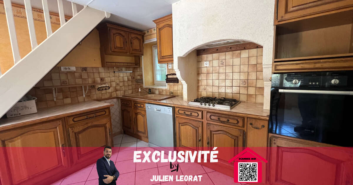 Maison à LAPEYROUSE-MORNAY