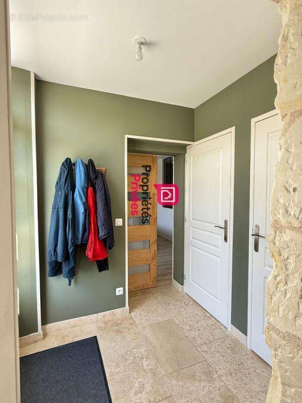 Maison Beaumont En Veron 5 pièce(s) 183 m2 Jardin dépendances - photo 6
