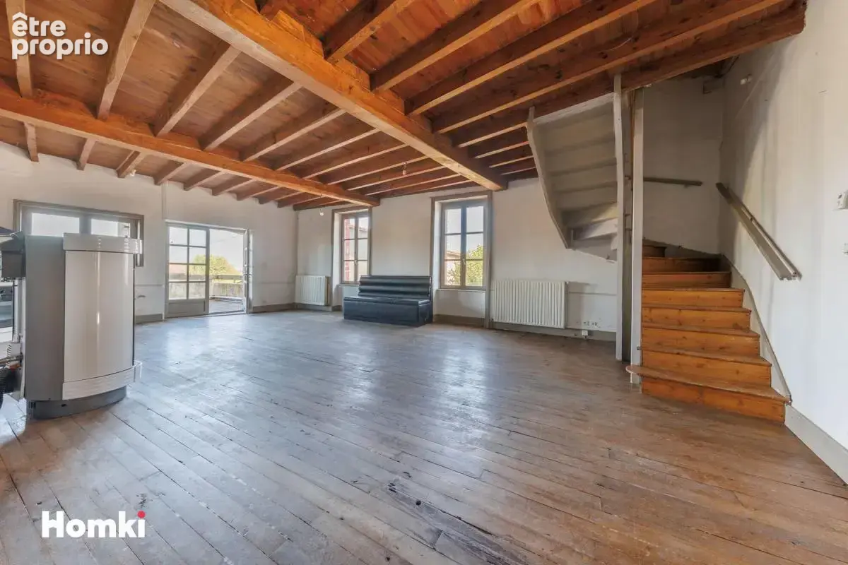 Maison de ville T8 de 216 m à Courpière 63120 - photo 2