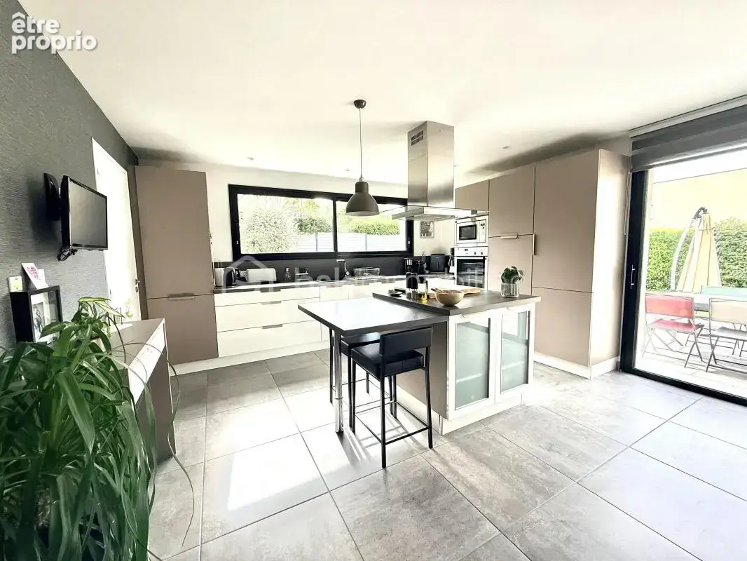 Maison contemporaine non mitoyenne avec garage au calme - photo 8