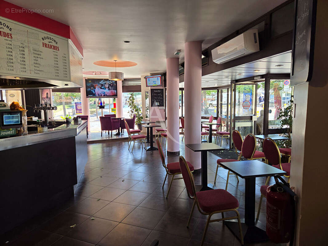 Commerce à MANTES-LA-JOLIE