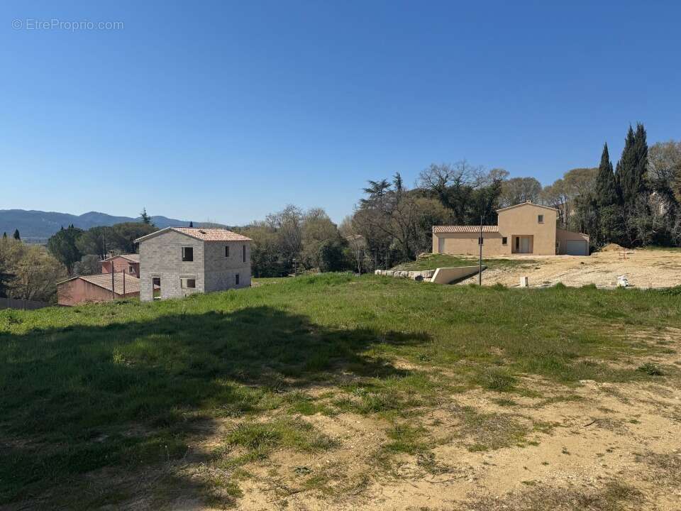 Terrain 4500 m² à Cadenet  - photo 2