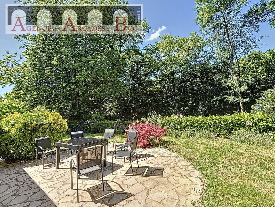 Jardin sans vis à vis. - Maison à BUC