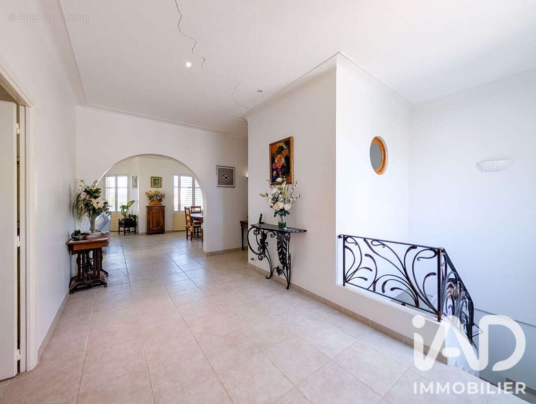 Maison 258 m² à Cagnes-Sur-Mer  - photo 5