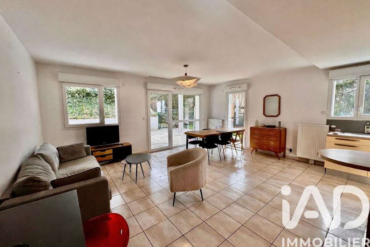 Photo 2 - Appartement à CRUSEILLES