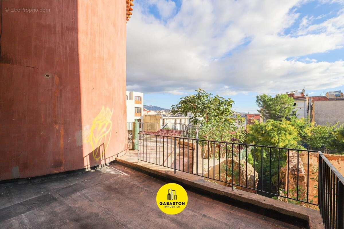 Appartement à MARSEILLE-1E