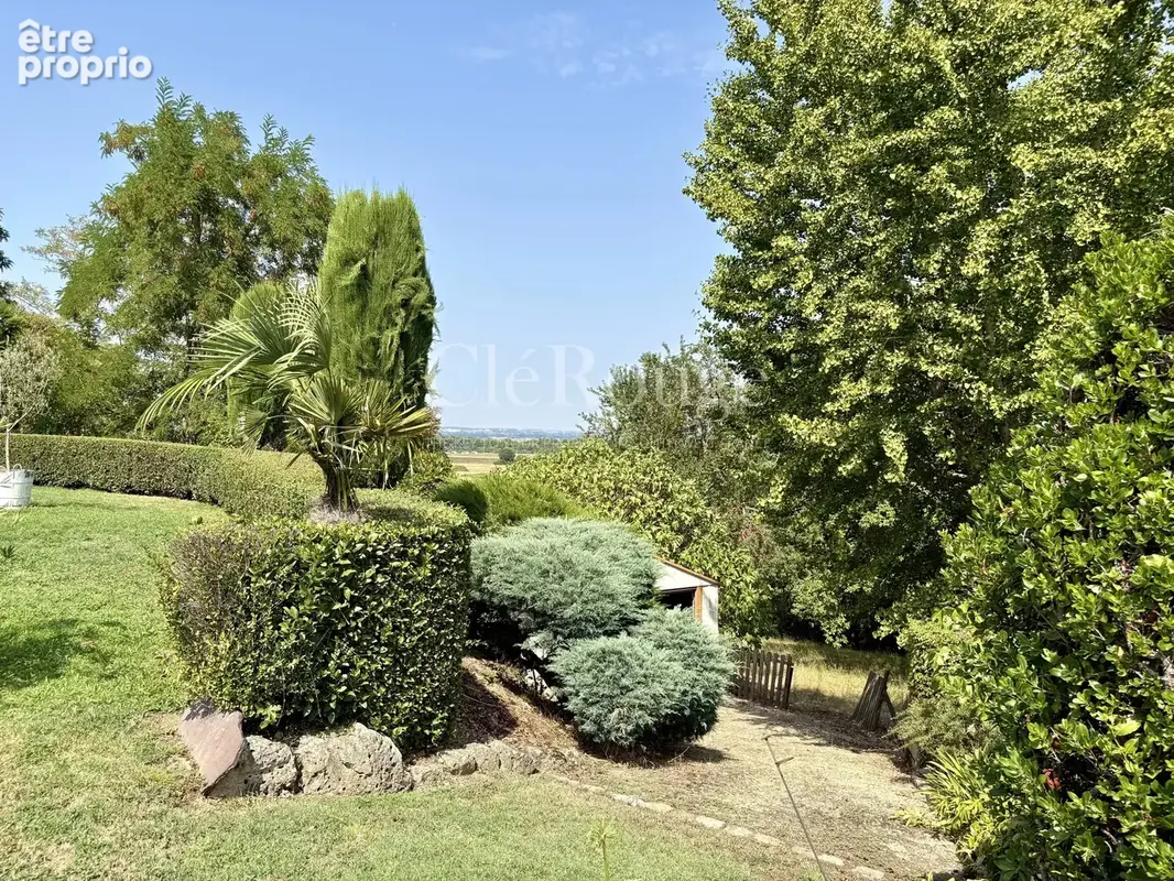Élégante propriété de caractère avec appartement indépendant, piscine et vues dégagées - photo 31