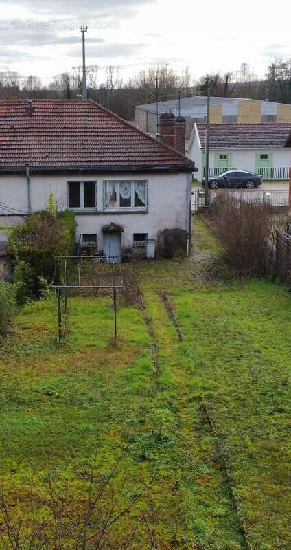 Photo 2 - Maison à FONTAINE-LES-GRES
