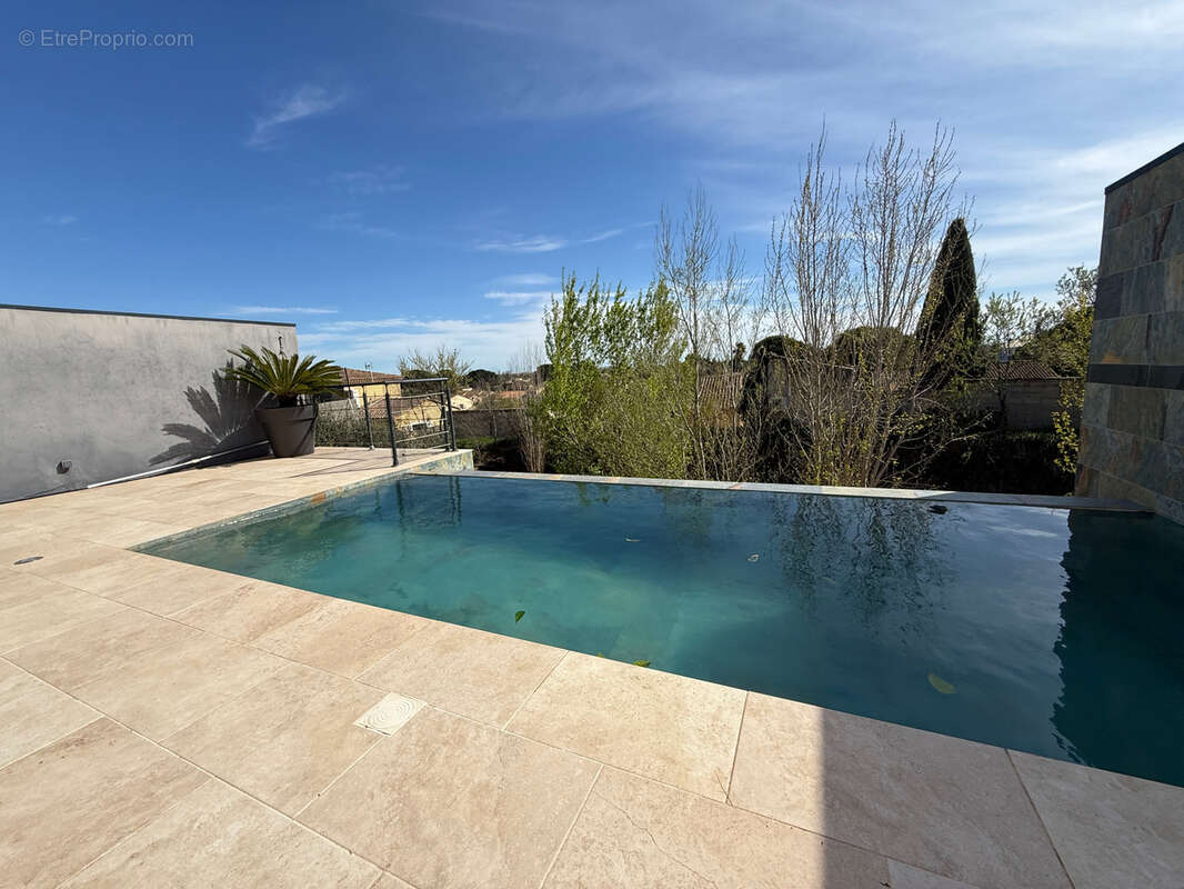 Maison à BELLEGARDE