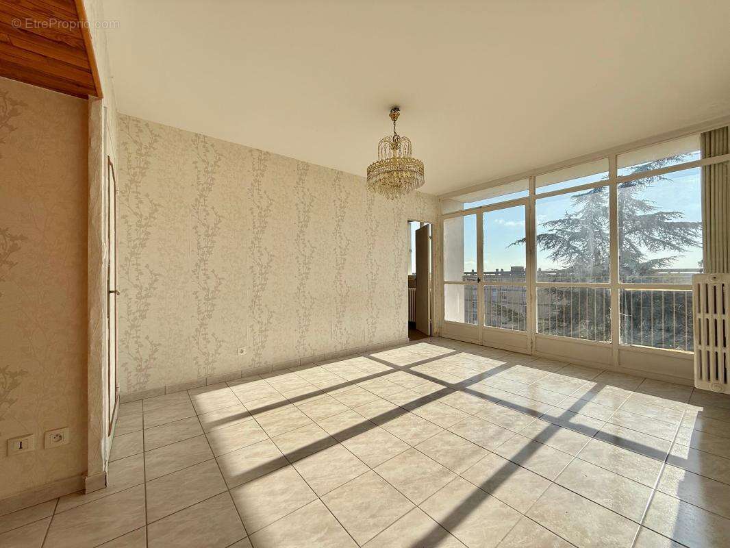 Appartement à CHENOVE