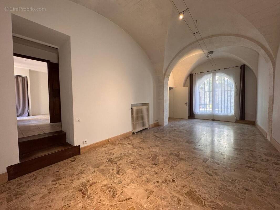 Appartement à VILLENEUVE-LES-AVIGNON