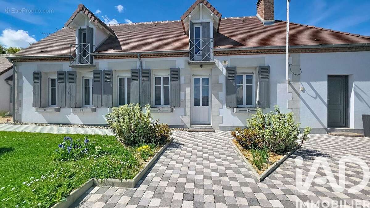 Photo 2 - Maison à NEUILLY-LE-REAL