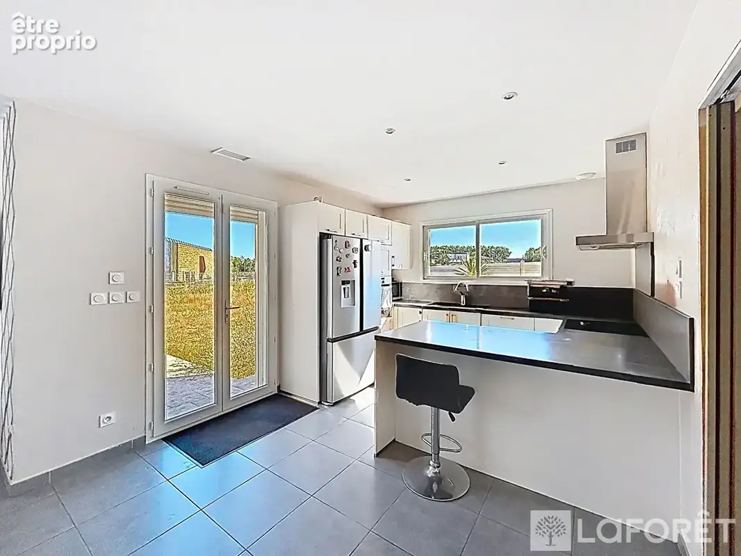 Villa 4 chambres de 126 m² sur 846 m² - Cers - photo 4
