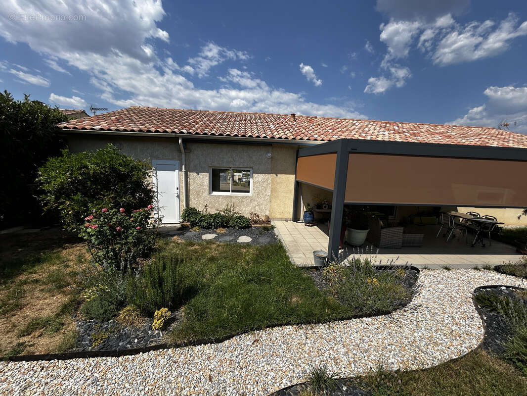 Maison à LABRUGUIERE