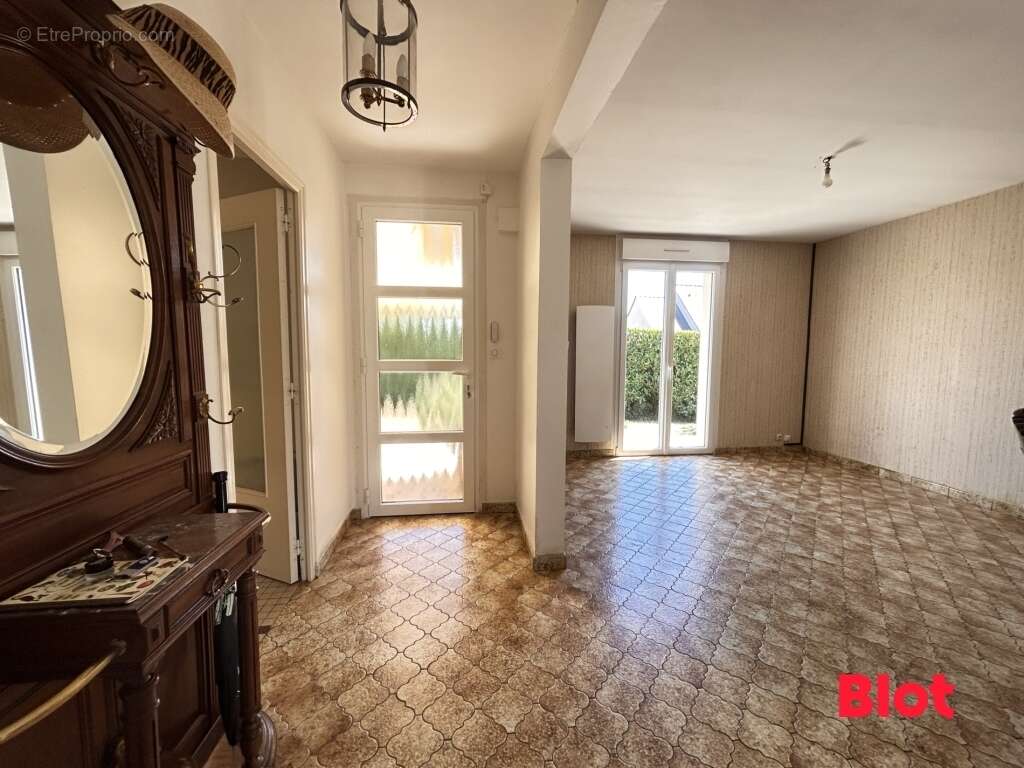 Maison 120 m² à Saint-Coulomb  - photo 2