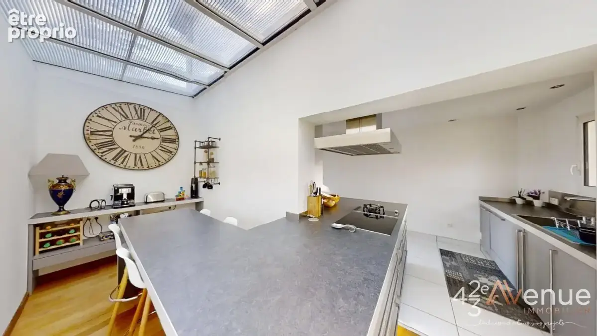 Maison 7 pièces 260 m² à vendre à Aveizieux (42330) - photo 5