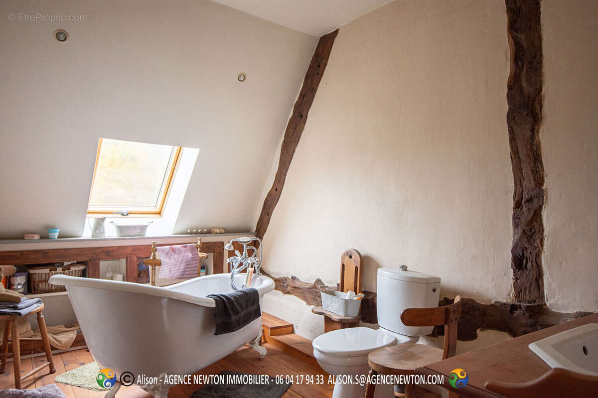 LA MANCHE, NORMANDIE, ARDEVON. 2 maisons, dépendances, terrain. - photo 15