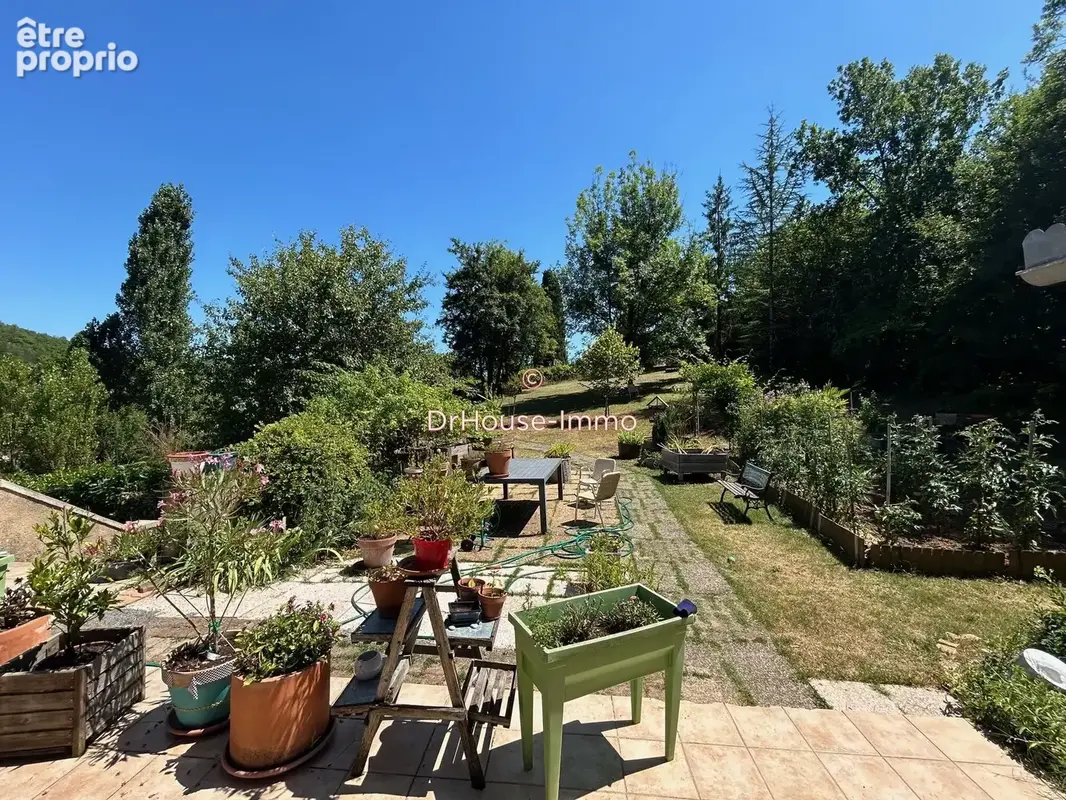 Maison 232 m² à Luzech  - photo 4