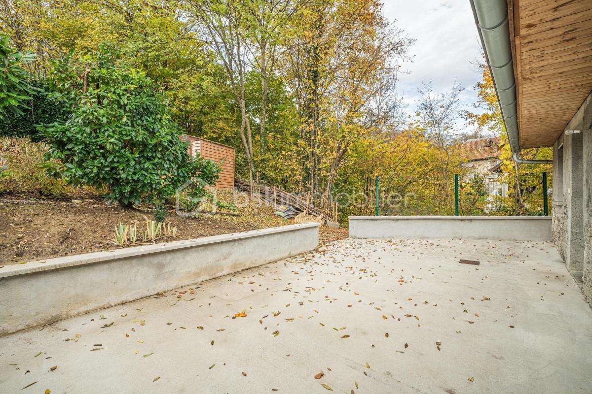 Appartement à VAULX