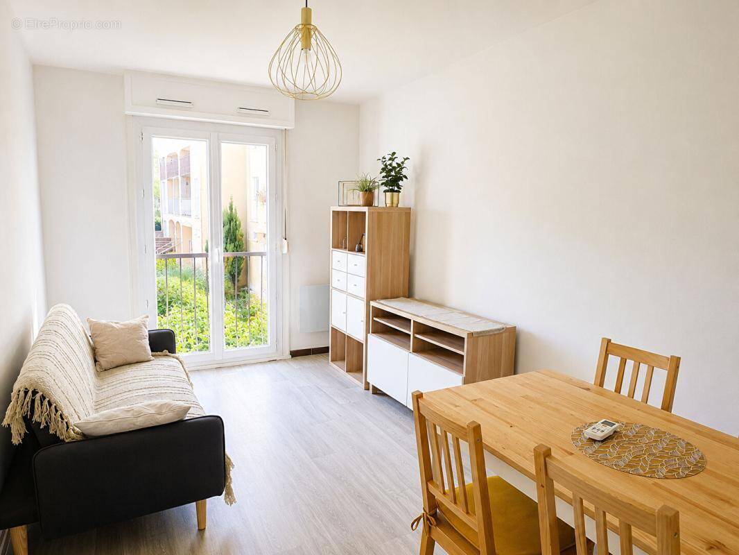 Appartement à LE MUY