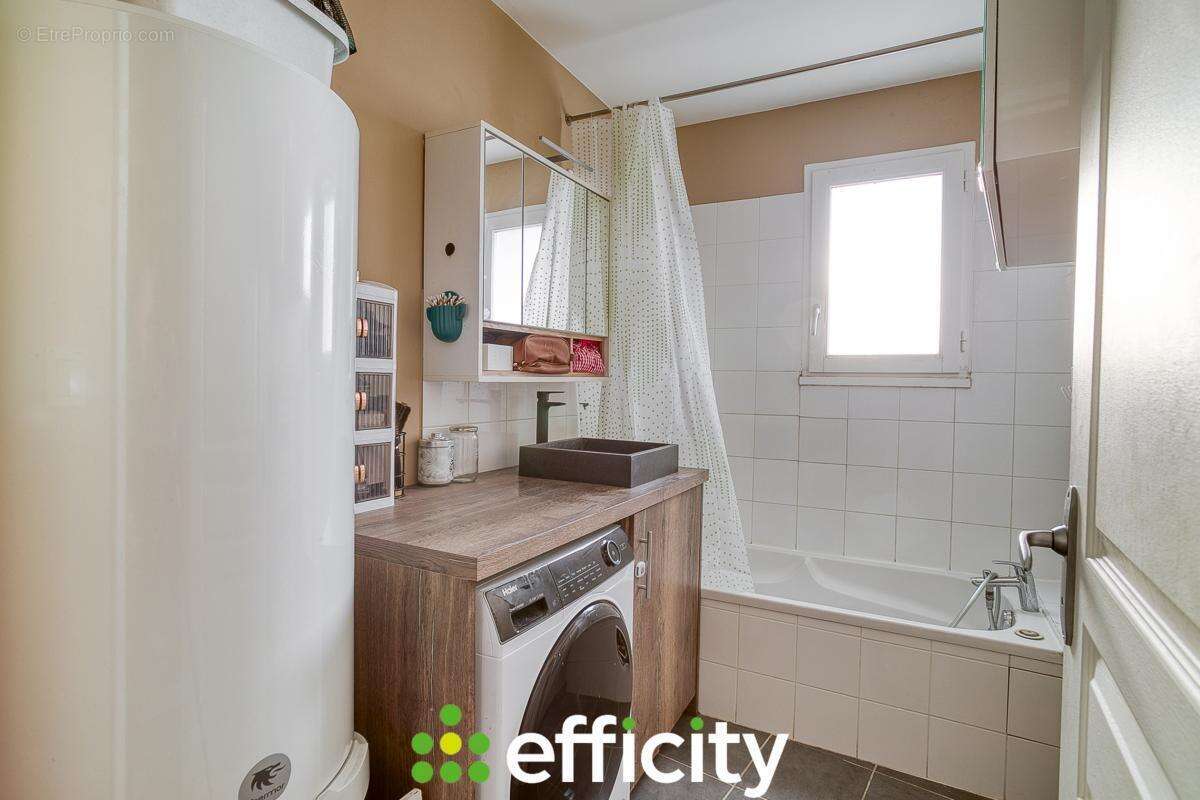 Appartement à CHONAS-L&#039;AMBALLAN