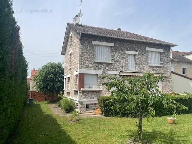 Maison à SARTROUVILLE