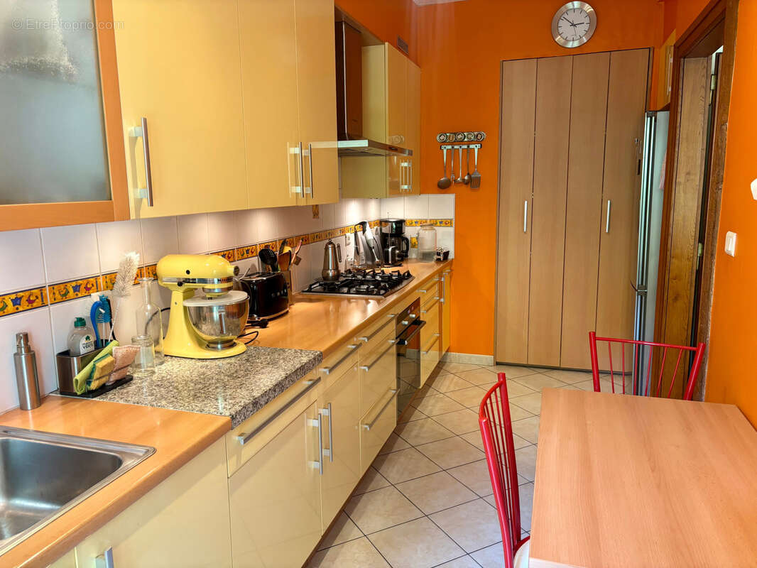 MAISON Quartier Vacquinière - 163 m2 - 4 chambres - Jardin - Garage - photo 4