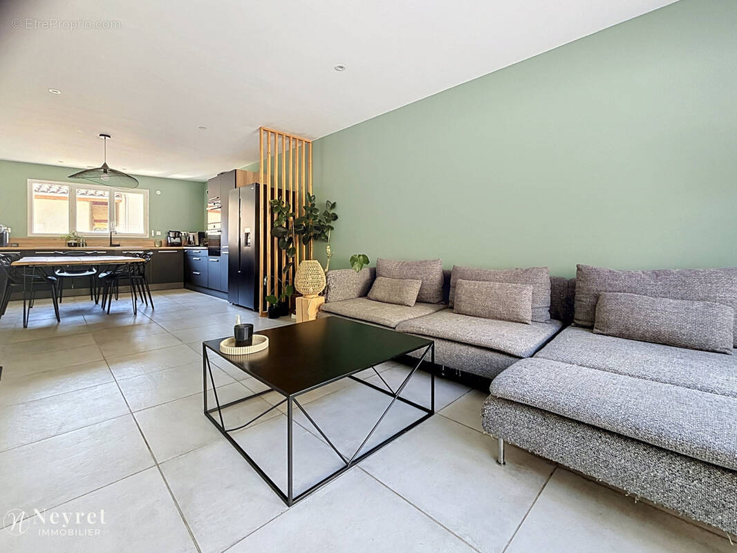 Appartement à COMMUNAY