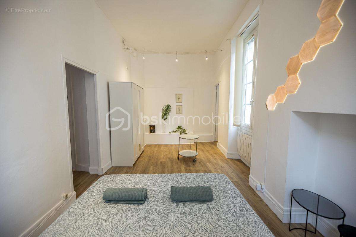  à vendre – t2 meublé de standing – centre-ville  - photo 5