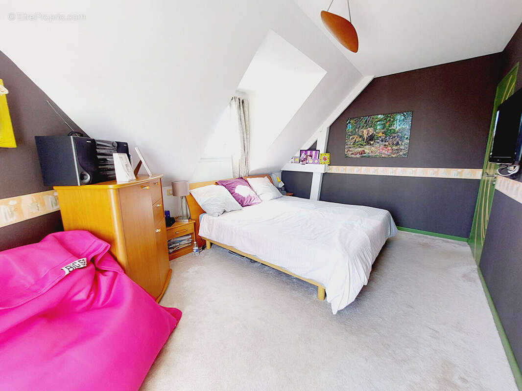 Maison Montreuil Le Gast 8 pièce(s) 182 m2 - photo 4