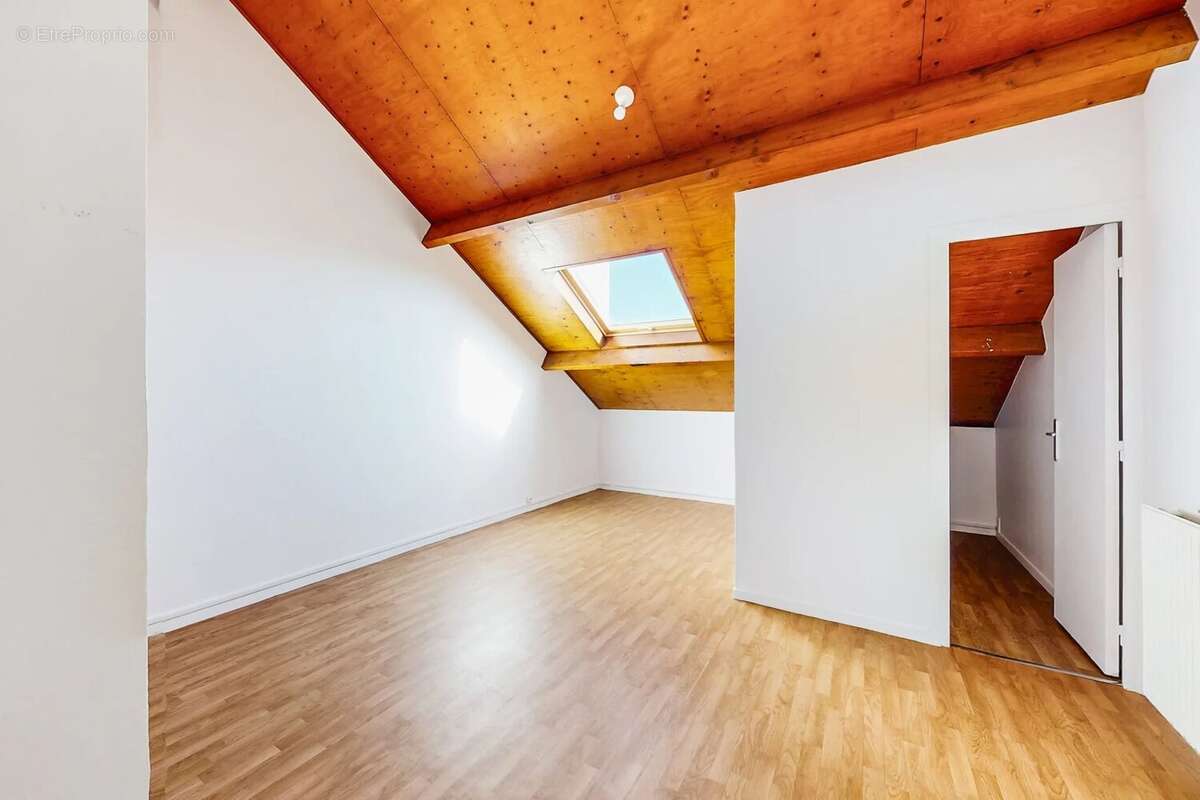 Appartement à LES MUREAUX