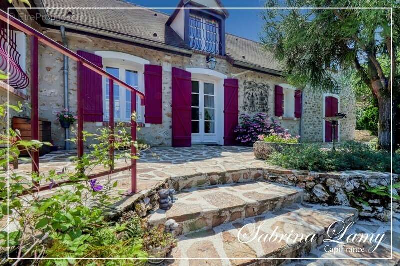  À Vendre : Élégante Propriété de Prestige en Pierre Meulière - 214 m² sur 2508 m² de Terrain - 5 chambres - photo 2