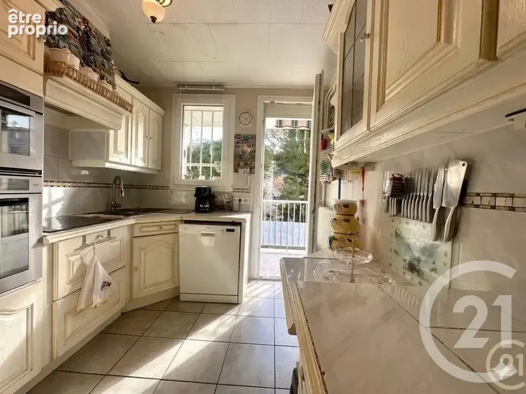 Appartement 4 pièces 76 m² à vendre à La Seyne-Sur-Mer (83500) - photo 4